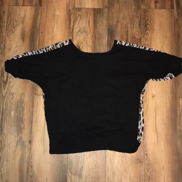 Cheetah print top - Picture 2 of 4